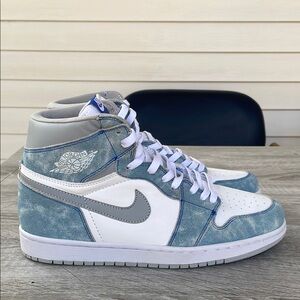 Air Jordan 1 Retro High Hyper Royal Mens Shoes Size 10 NBA